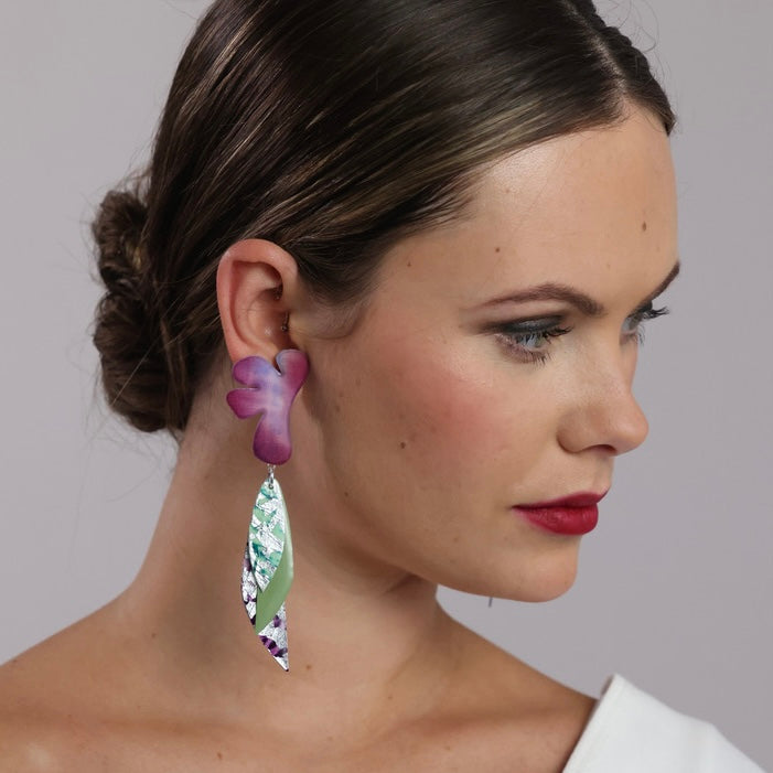 Blossoms “Sweet-pea” earrings in silk & sgraffito