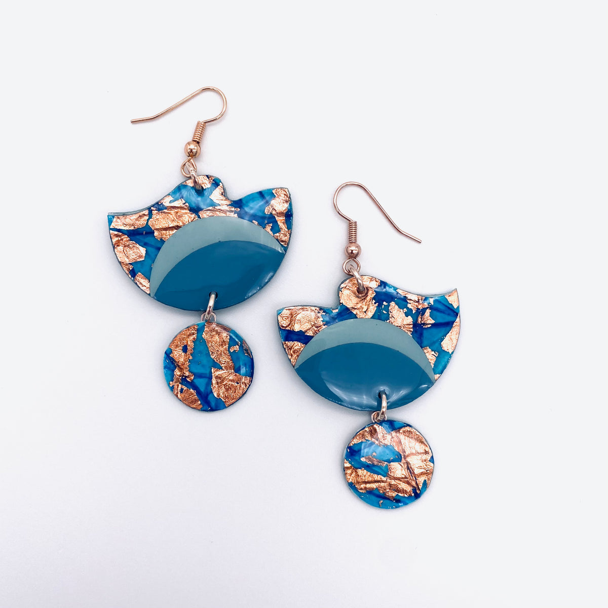 Tonn sgraffito textile earrings in turquiose/blues/rose-gold