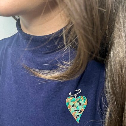 Crush sgraffito pin brooch in seagreen/rose - gold/black/silver - Rothlú