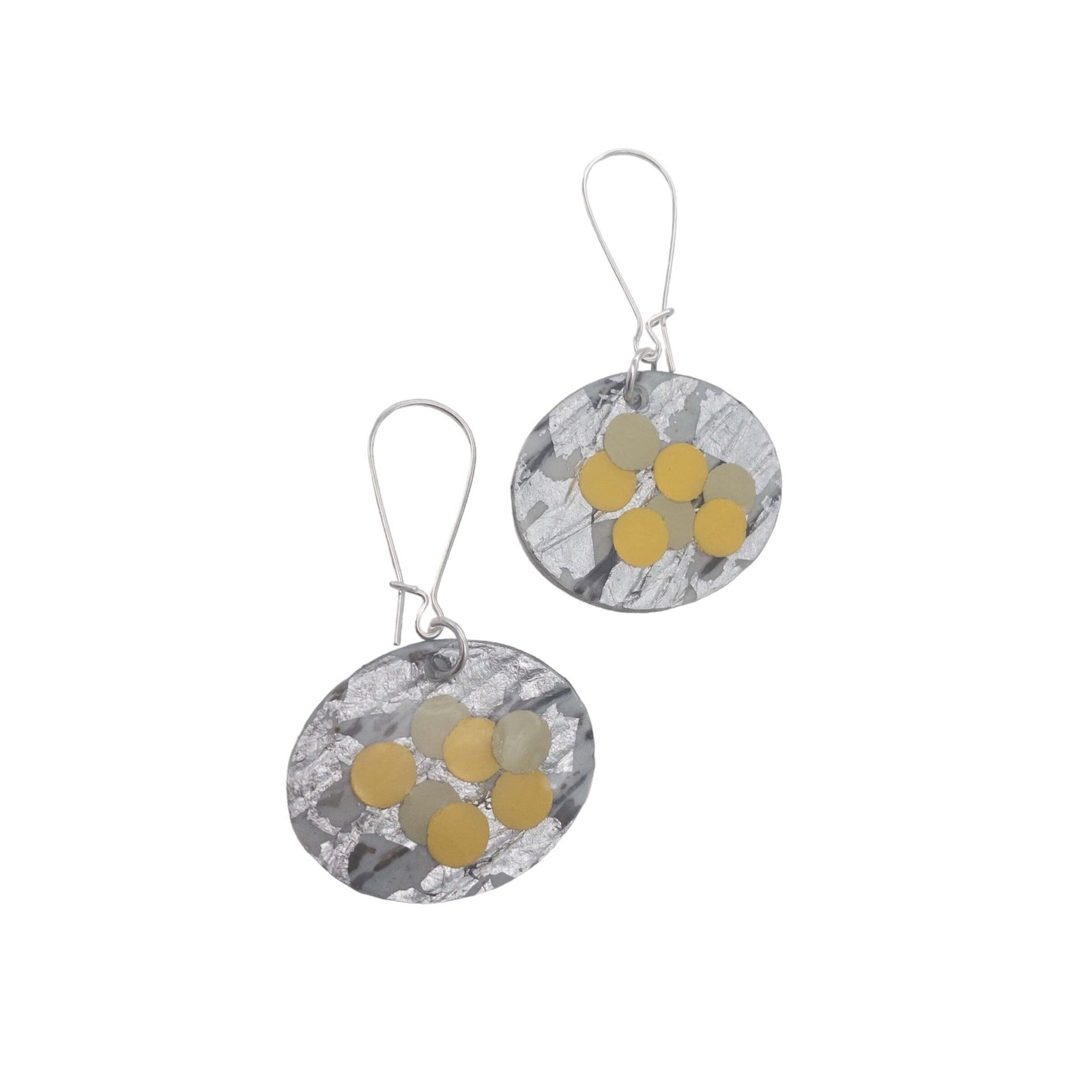 Pebble sgraffito earrings in grey/yellow/silver - Rothlú