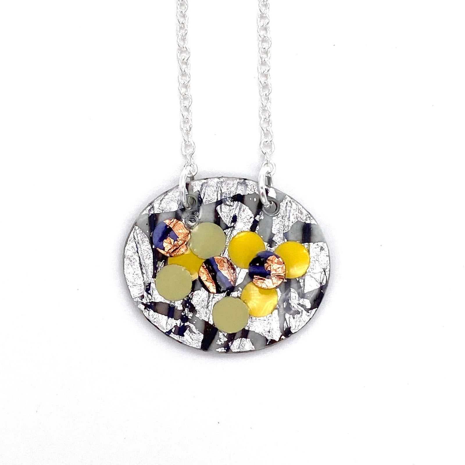Pebble sgraffito textile necklace in grey/silver with dot details - Rothlú