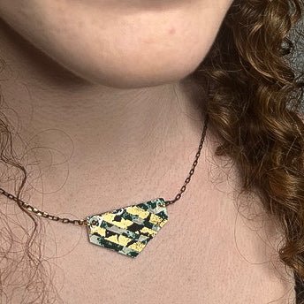 Ralston batik textile necklace in dark green/black/gold - Rothlú