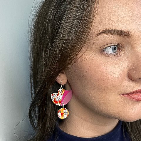 Tonn sgraffito textile earrings in pinks/orange/silver - Rothlú
