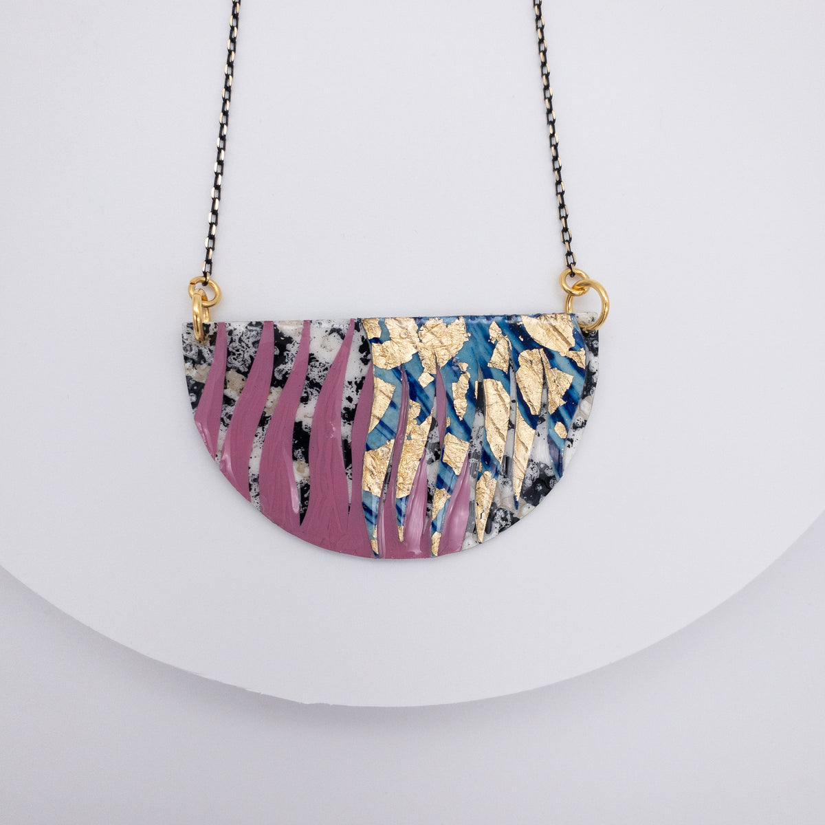 Bláth batik necklace in charcoal/deep-rose/gold/lapis